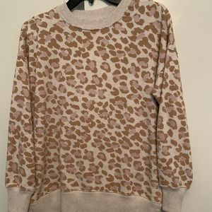 Crew neck cheetah sweatshirt